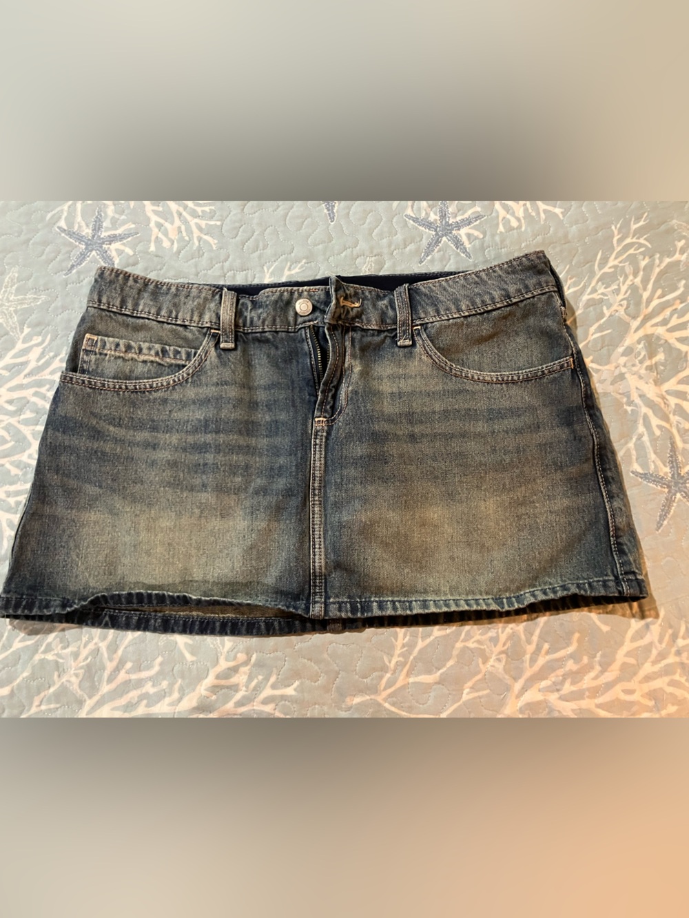 Hollister woman size 12 faded denim jean skorts